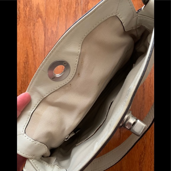 Coach Cream Signature Bag - Picture 9 of 11